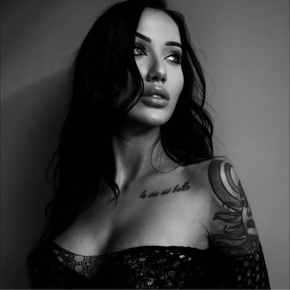 Meet your Posher, Meagan - Picture 1 of 1